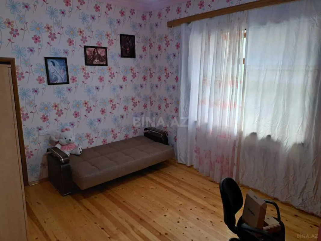 Satılır 7 otaqlı həyət evi 330 m²
