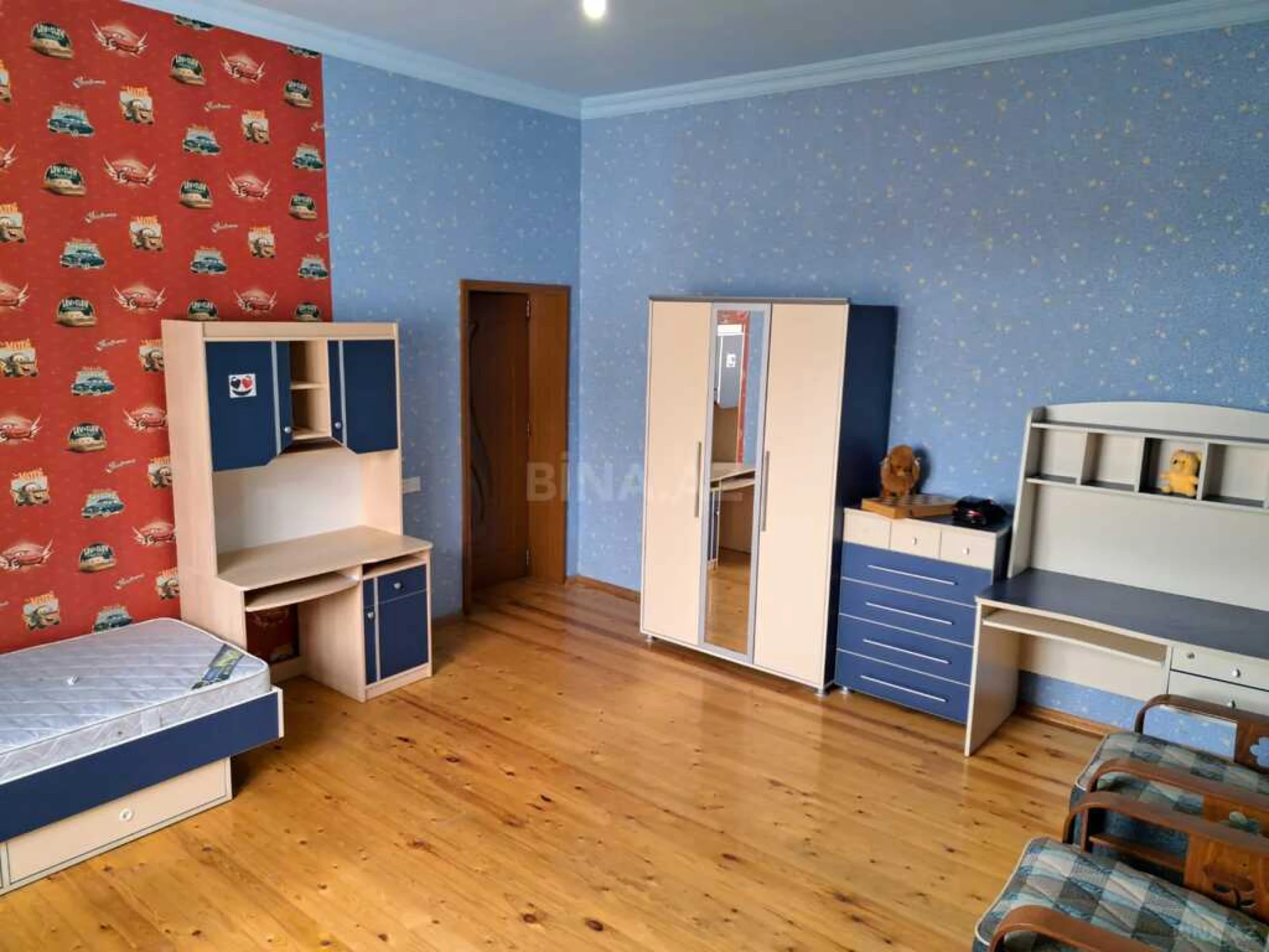 Satılır 7 otaqlı həyət evi 330 m²