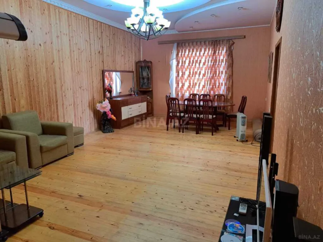 Satılır 7 otaqlı həyət evi 330 m²