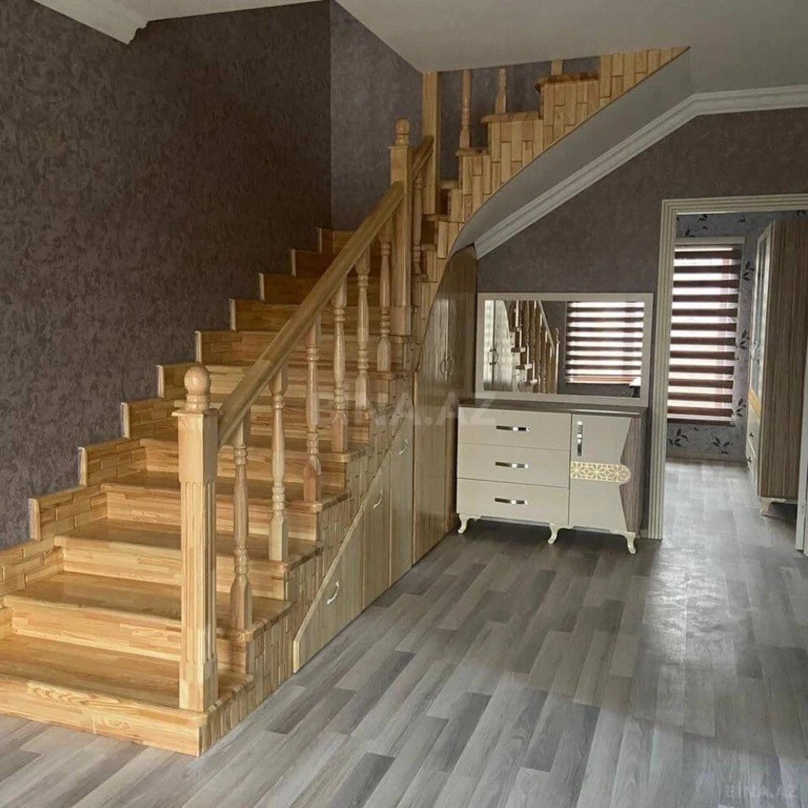 Kirayə verilir 6 otaqlı həyət evi 160 m²