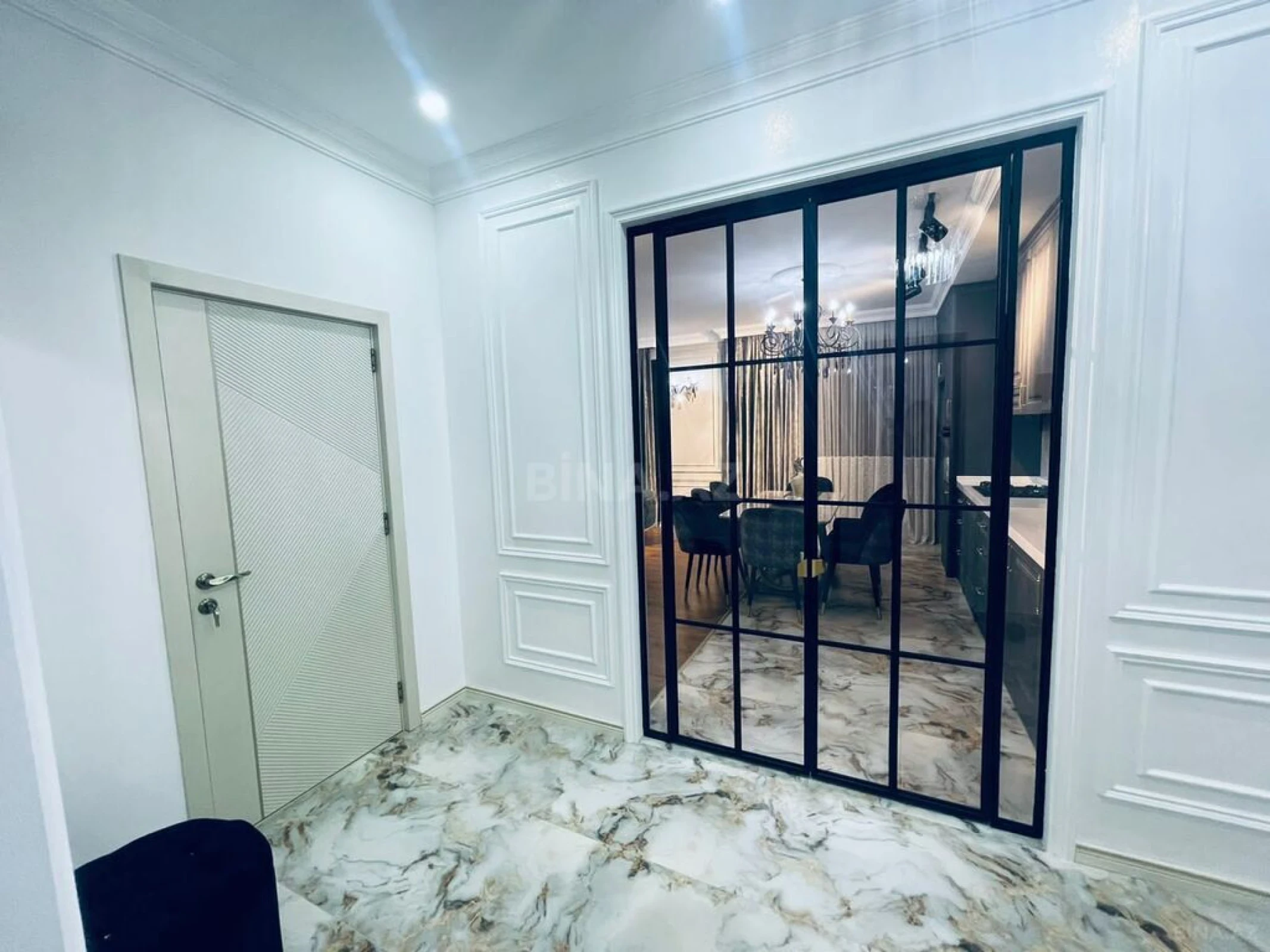 Kirayə verilir 2 otaqlı mənzil 90 m²