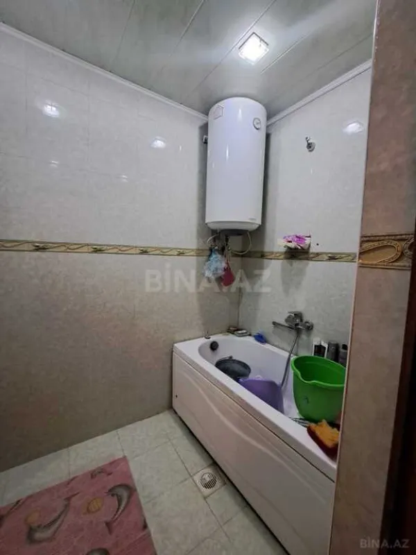 Satılır 5 otaqlı mənzil 135 m²