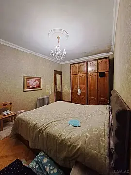 Satılır 5 otaqlı mənzil 135 m²
