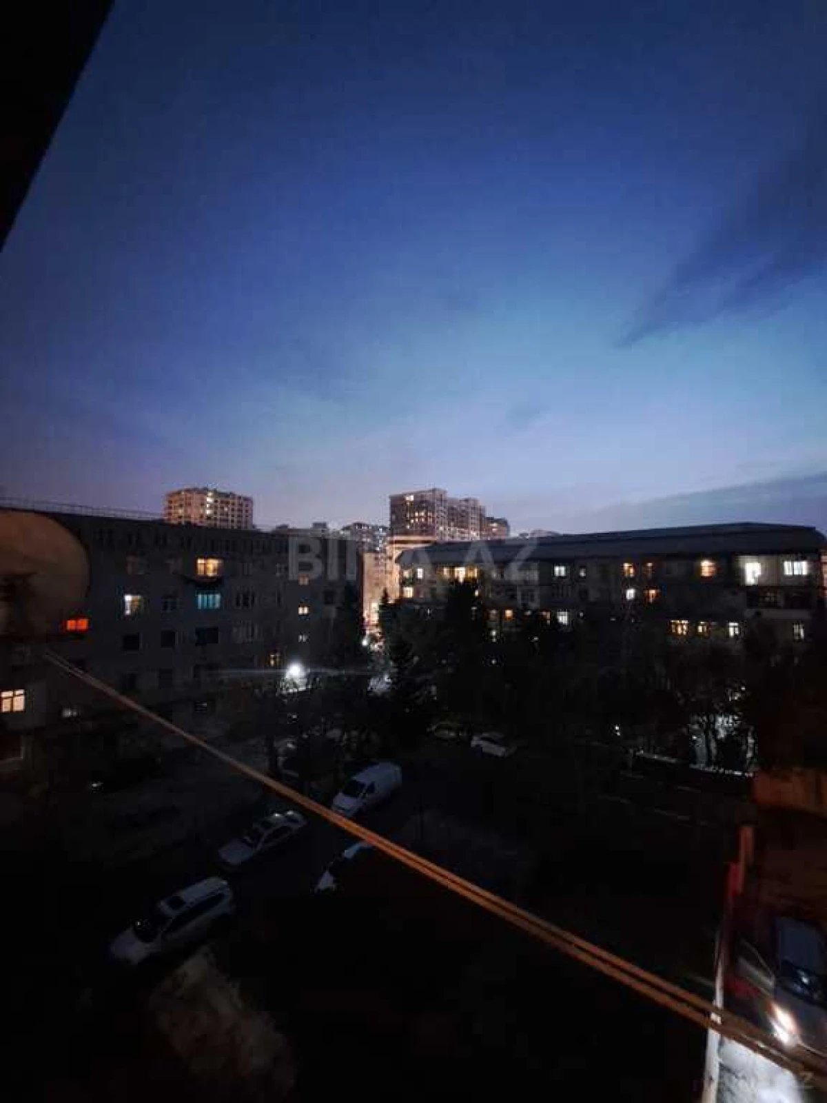 Satılır 5 otaqlı mənzil 135 m²