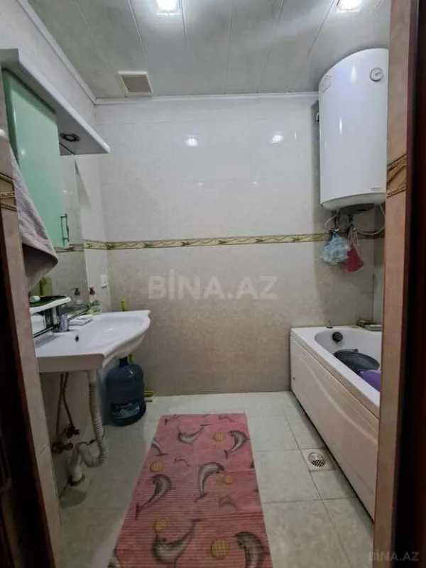 Satılır 5 otaqlı mənzil 135 m²