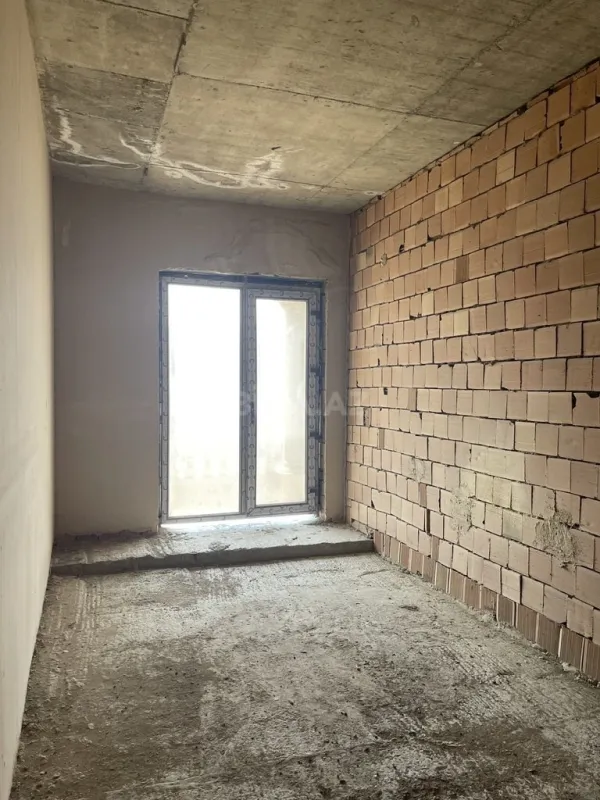 Satılır 4 otaqlı mənzil 310 m²