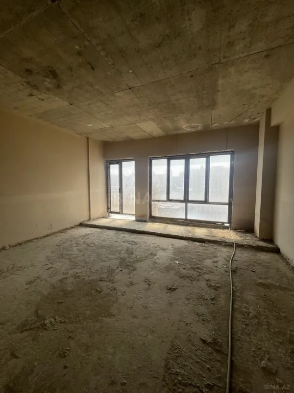 Satılır 4 otaqlı mənzil 310 m²