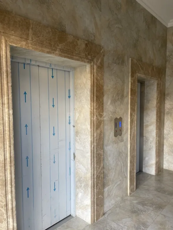 Satılır 4 otaqlı mənzil 310 m²