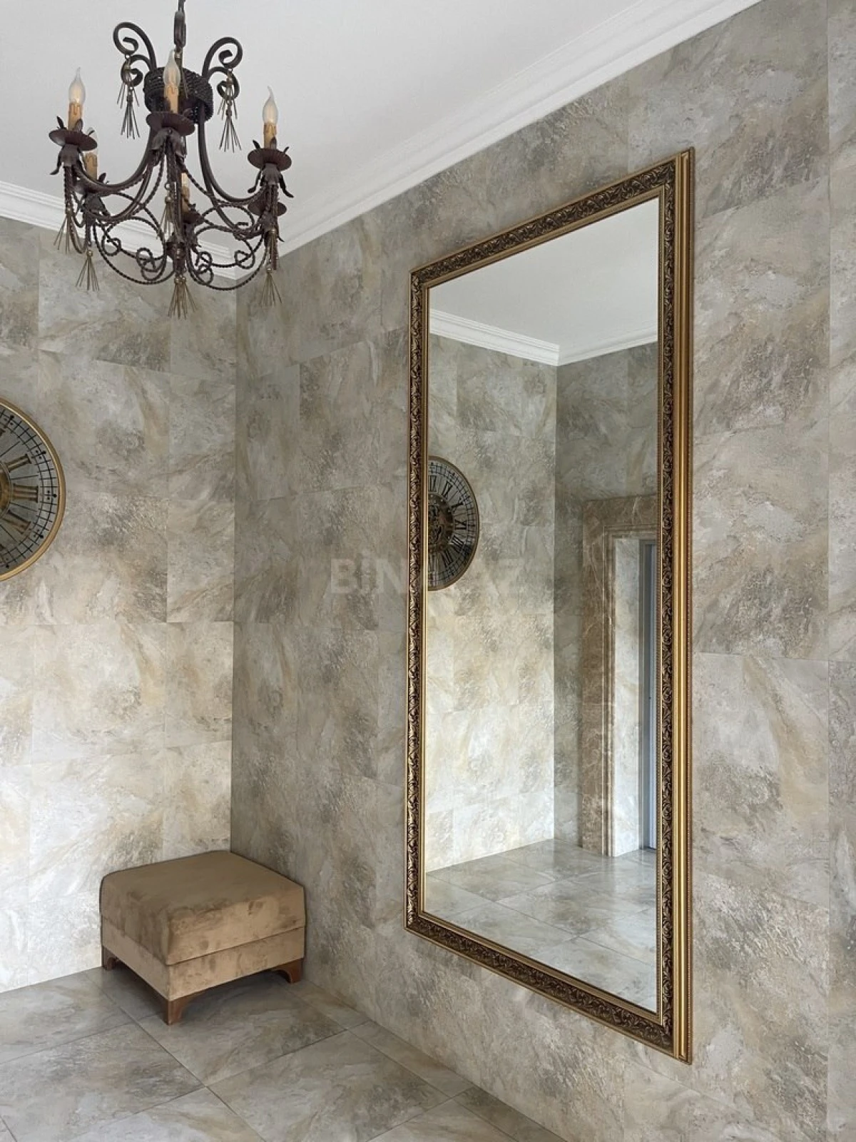 Satılır 4 otaqlı mənzil 310 m²