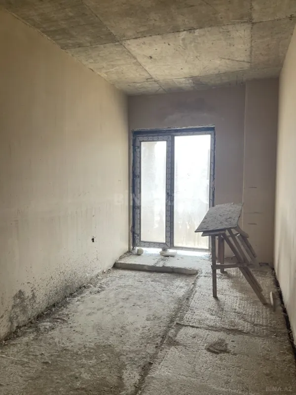 Satılır 4 otaqlı mənzil 310 m²