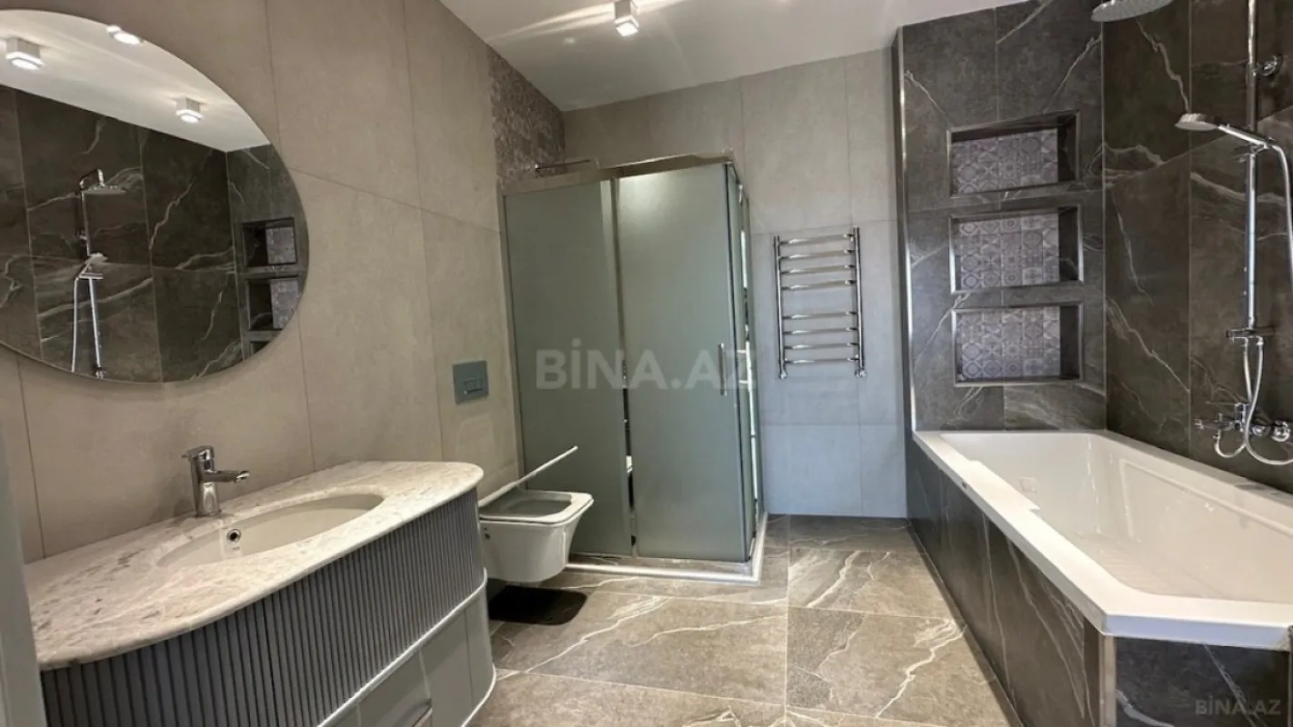 Satılır 5 otaqlı həyət evi 300 m²