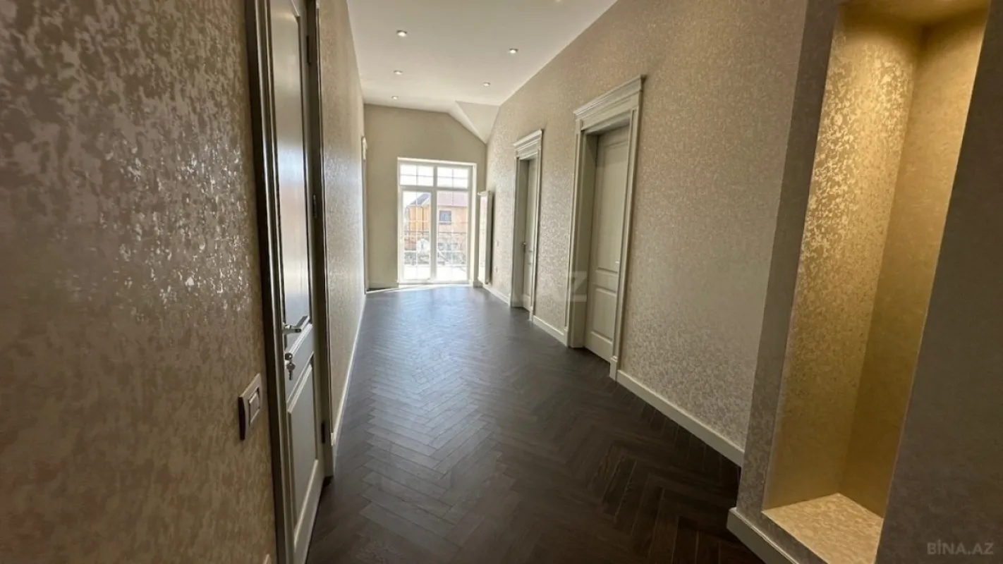 Satılır 5 otaqlı həyət evi 300 m²