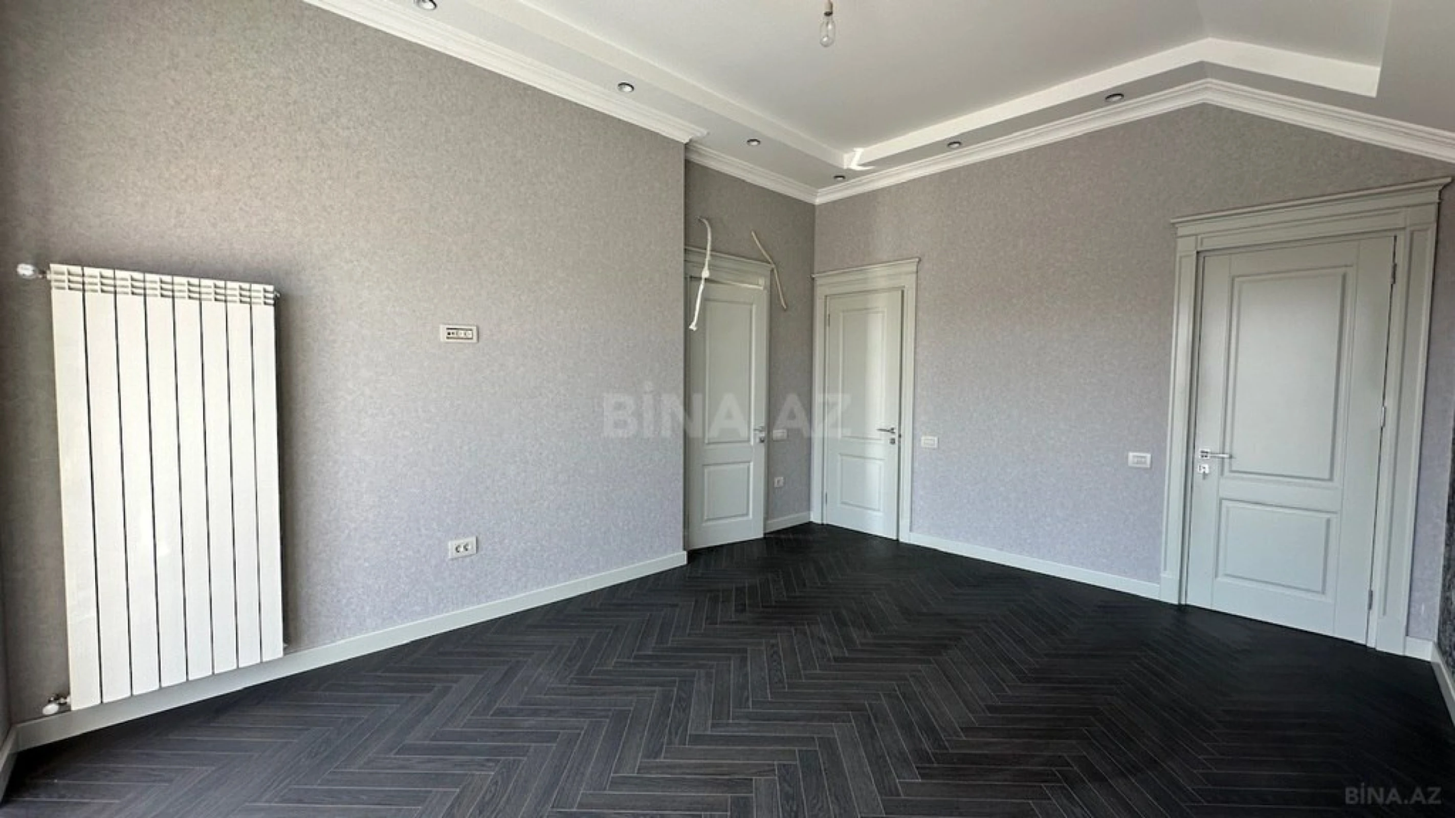 Satılır 5 otaqlı həyət evi 300 m²