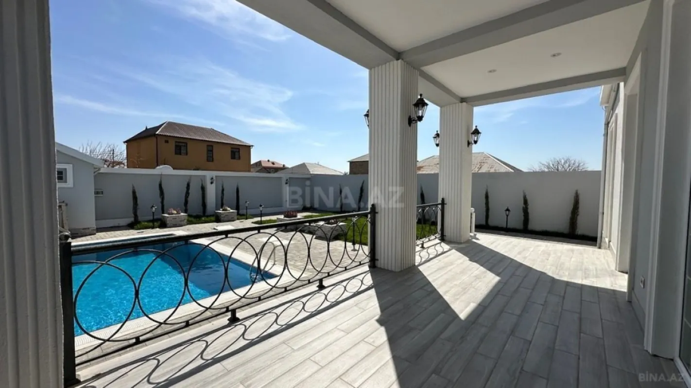 Satılır 5 otaqlı həyət evi 300 m²