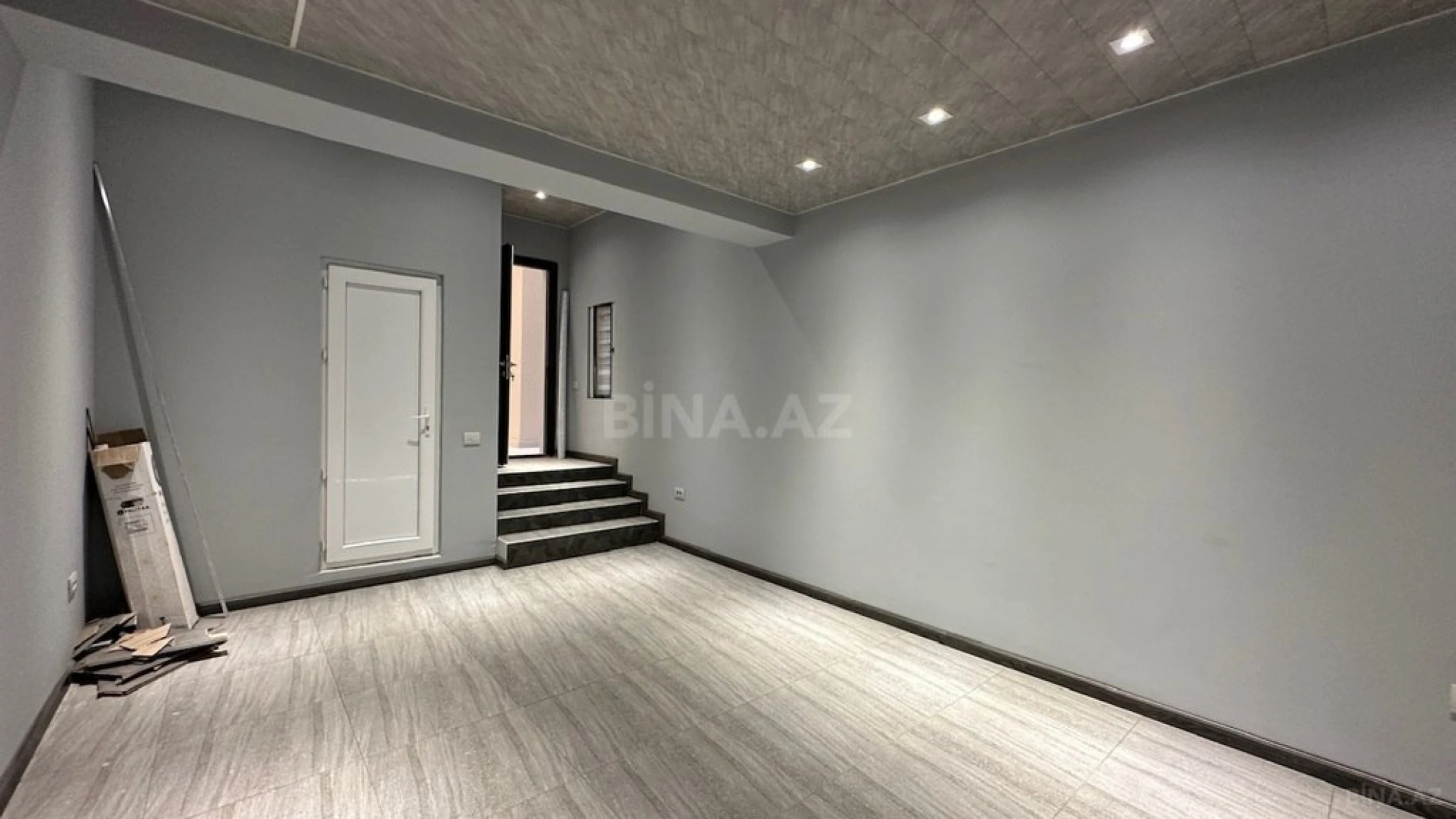 Satılır 5 otaqlı həyət evi 300 m²