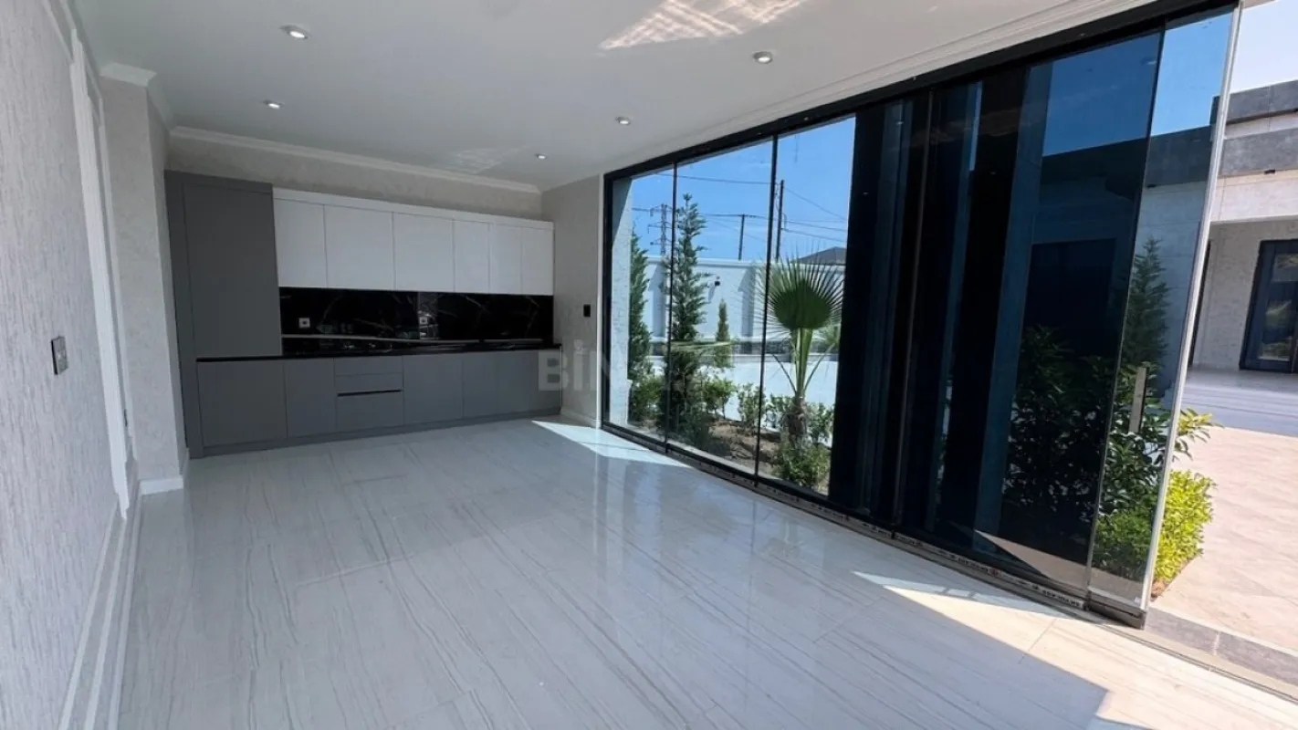 Satılır 5 otaqlı həyət evi 220 m²