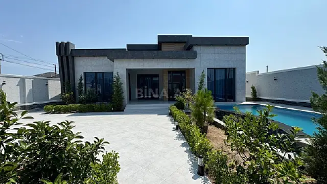 Satılır 5 otaqlı həyət evi 220 m²