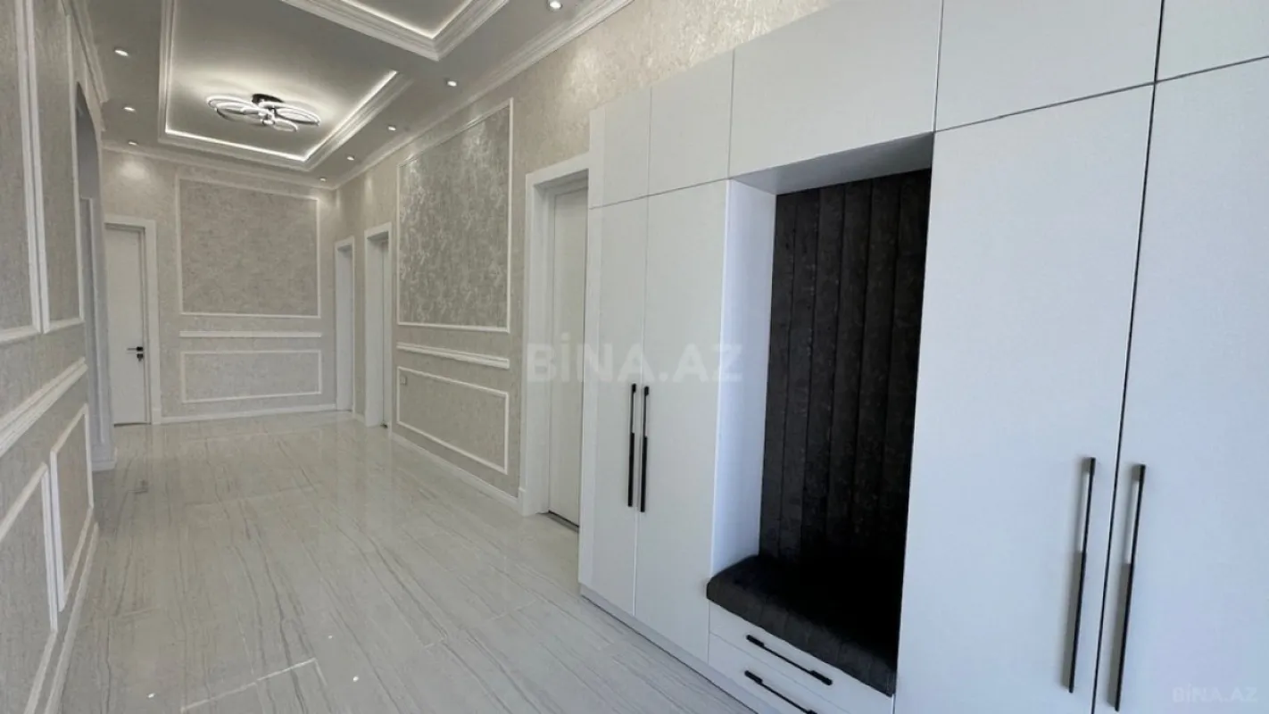 Satılır 5 otaqlı həyət evi 220 m²