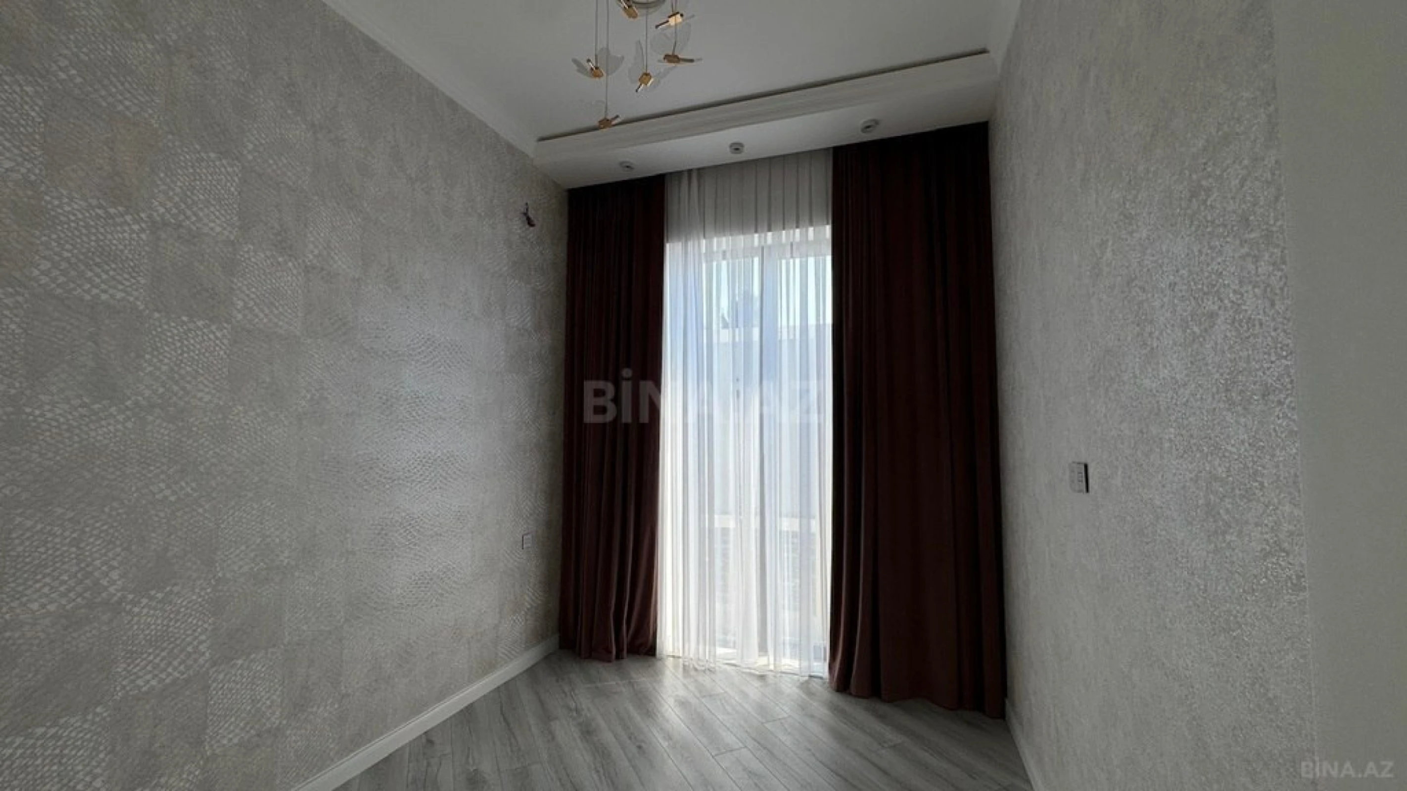 Satılır 5 otaqlı həyət evi 220 m²