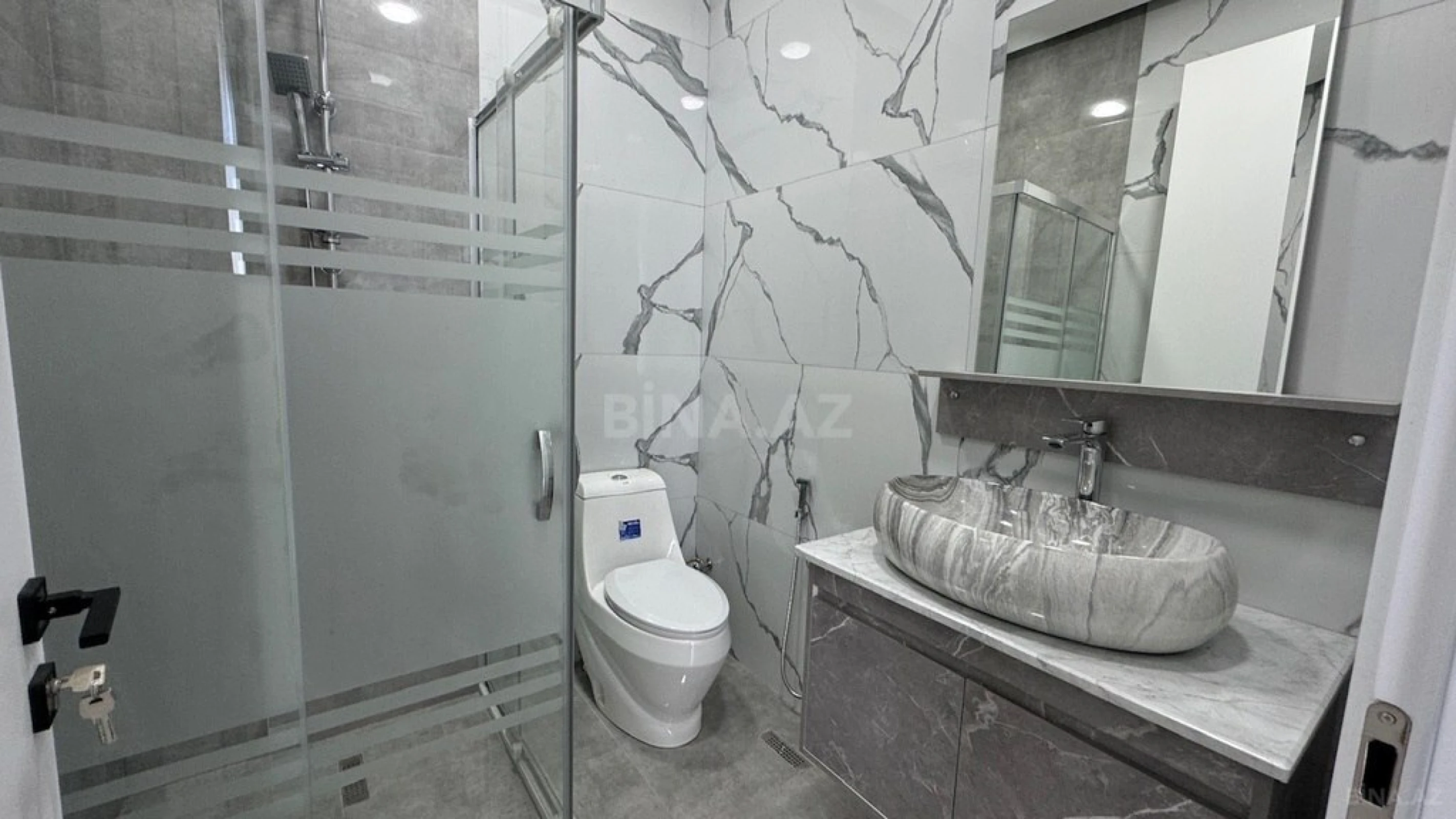 Satılır 5 otaqlı həyət evi 220 m²