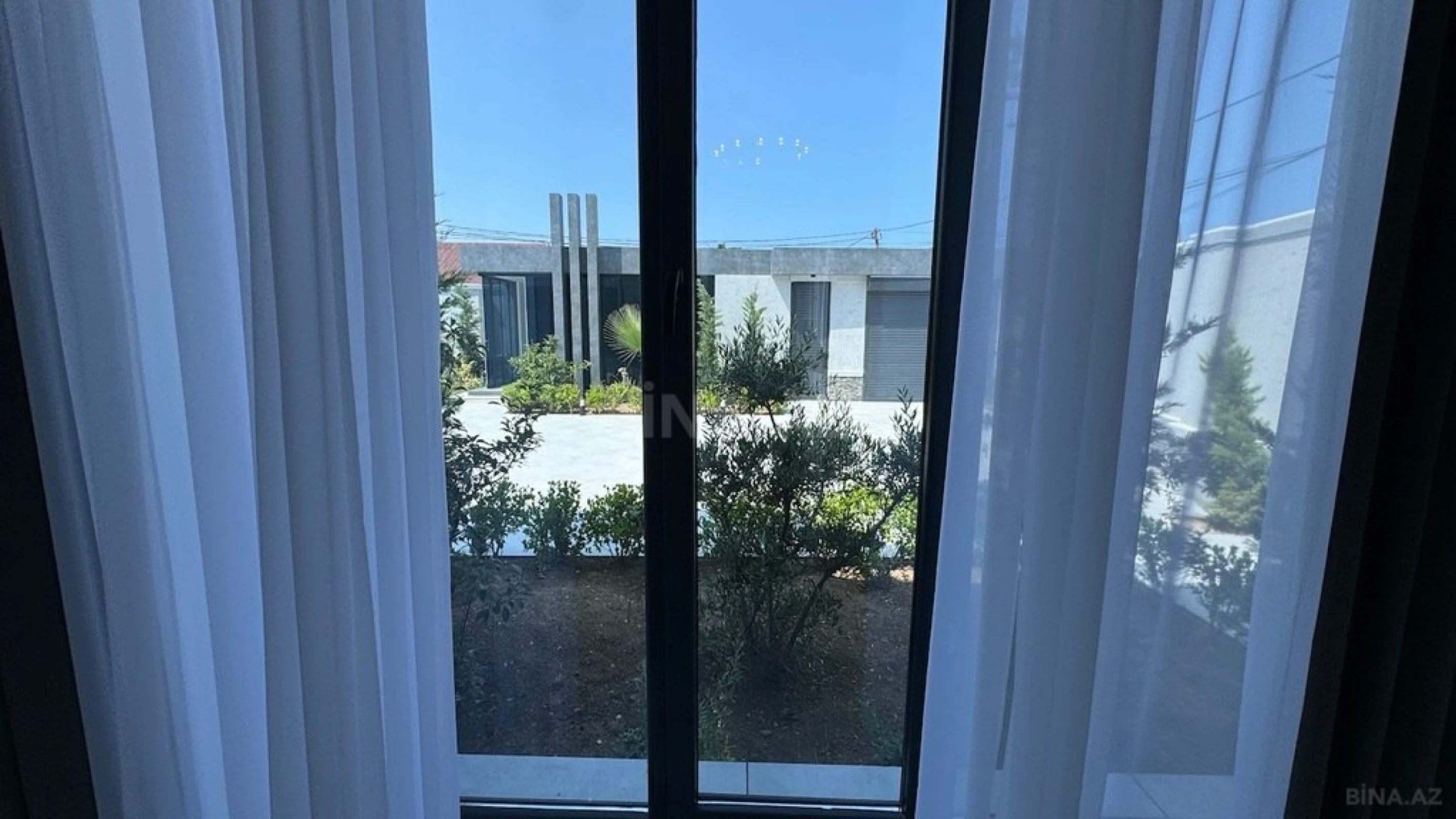 Satılır 5 otaqlı həyət evi 220 m²