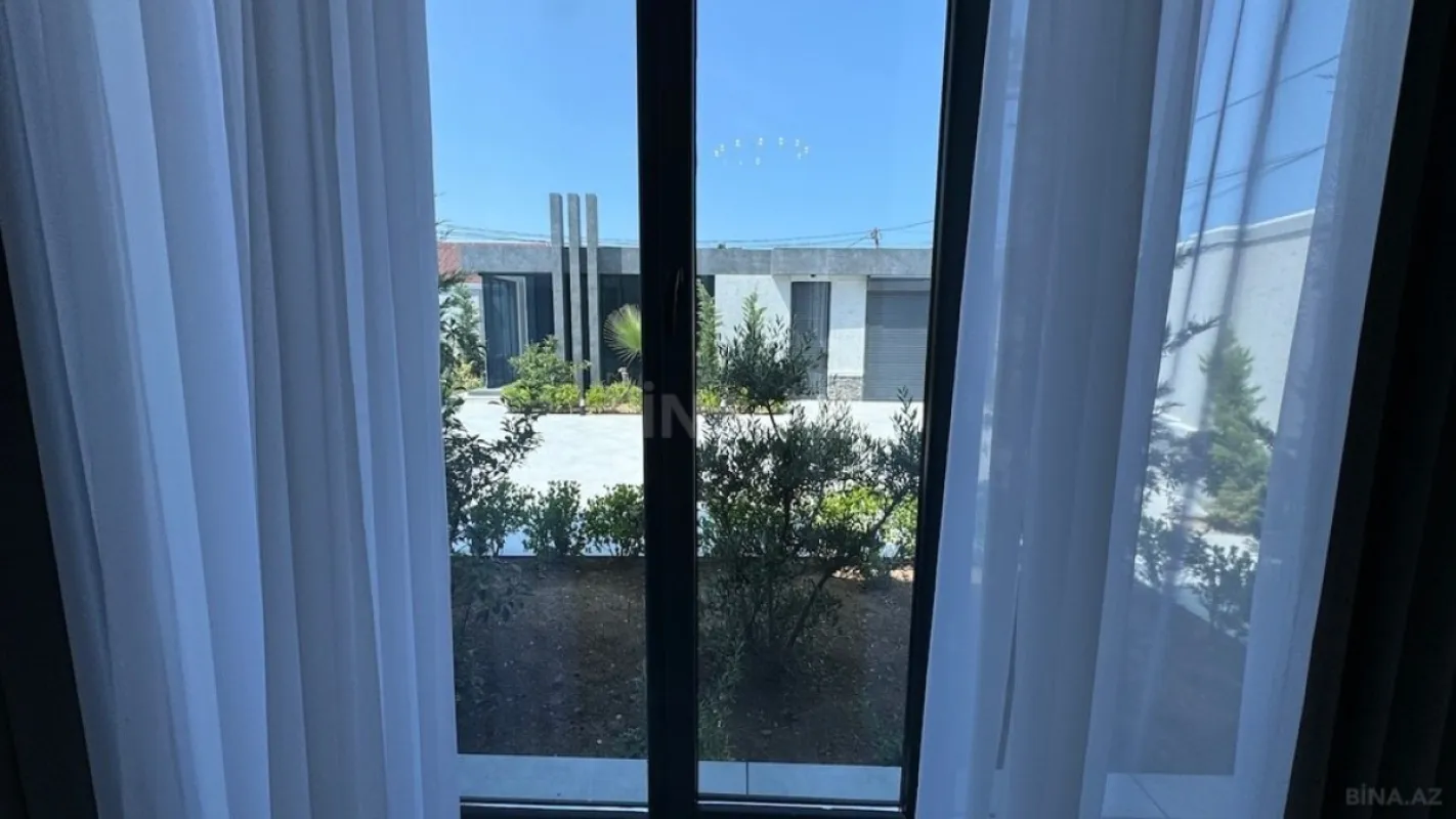 Satılır 5 otaqlı həyət evi 220 m²