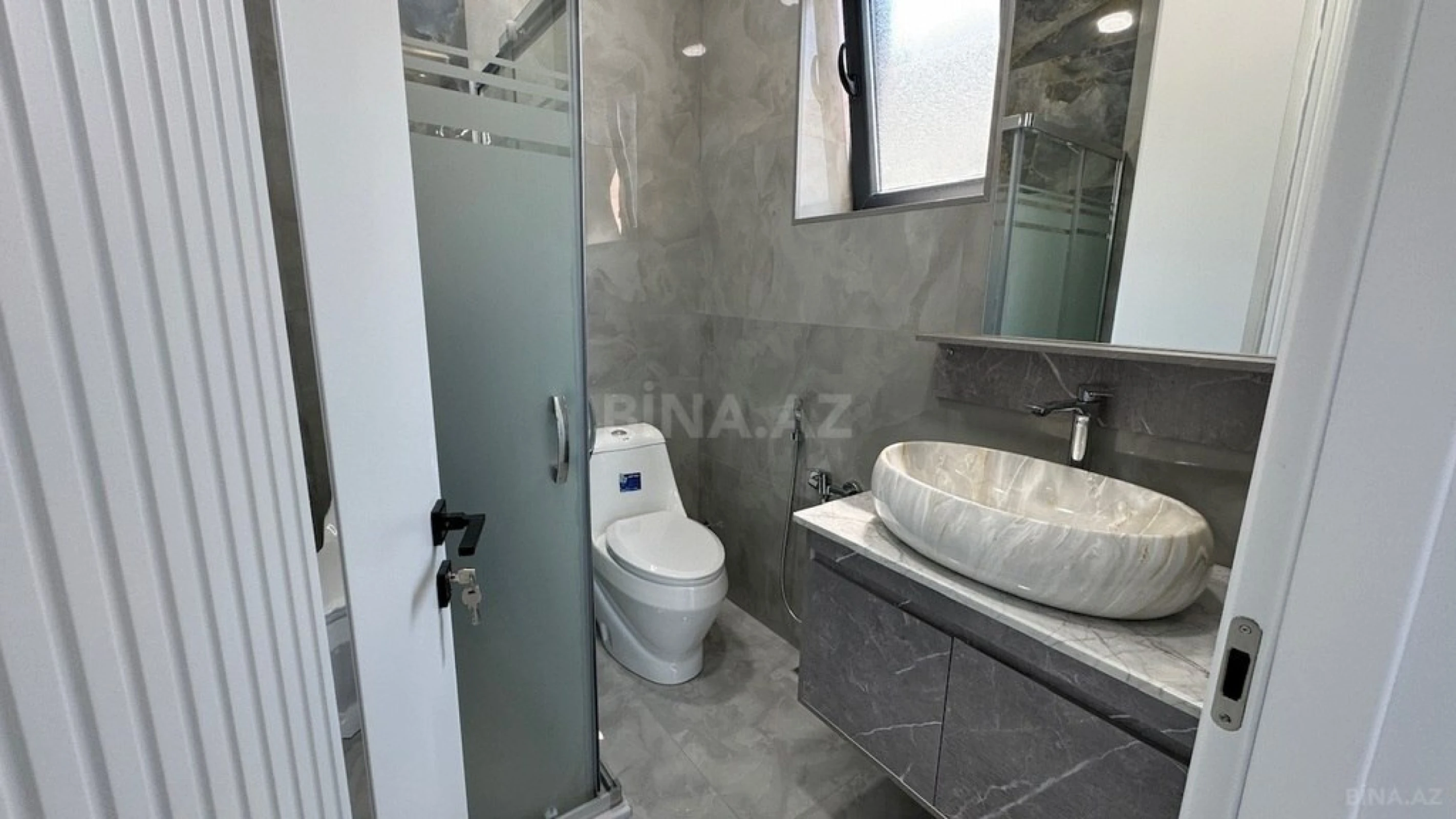 Satılır 5 otaqlı həyət evi 220 m²