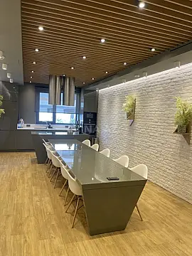Satılır 5 otaqlı mənzil 244.7 m²