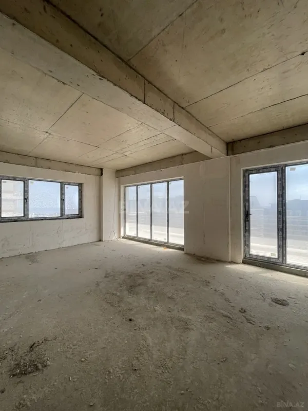 Satılır 5 otaqlı mənzil 244.7 m²