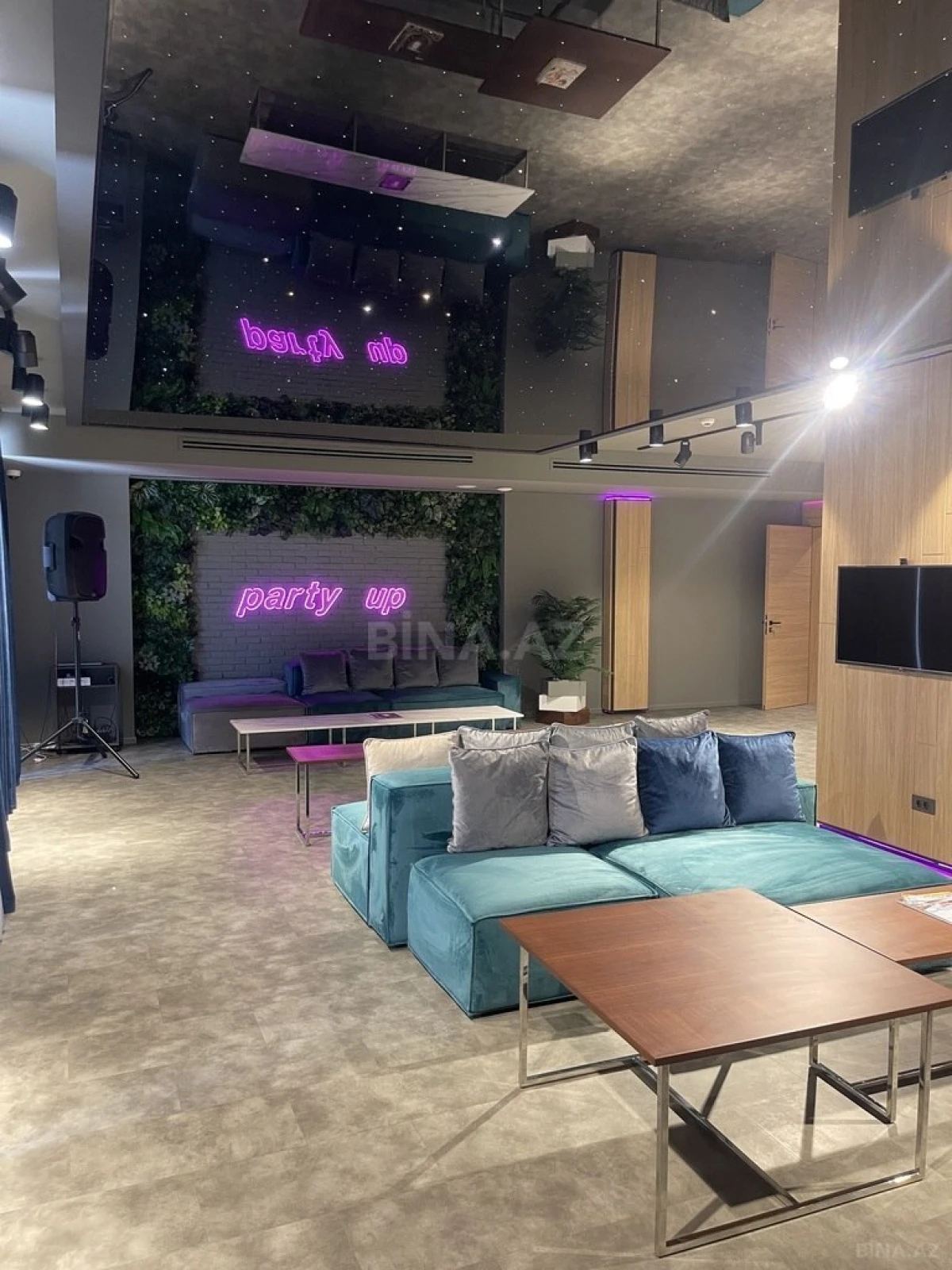 Satılır 5 otaqlı mənzil 244.7 m²