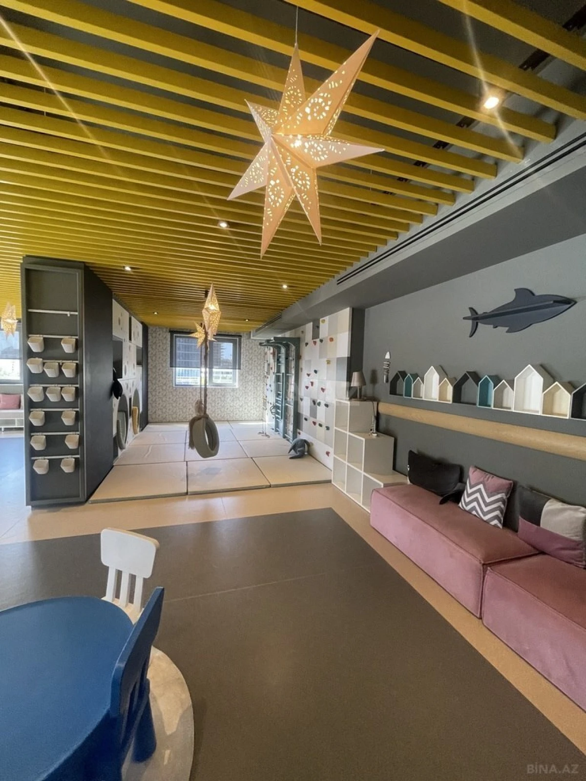 Satılır 5 otaqlı mənzil 244.7 m²