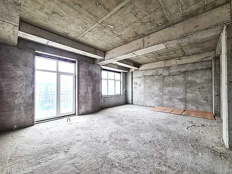 Satılır 4 otaqlı mənzil 219 m²