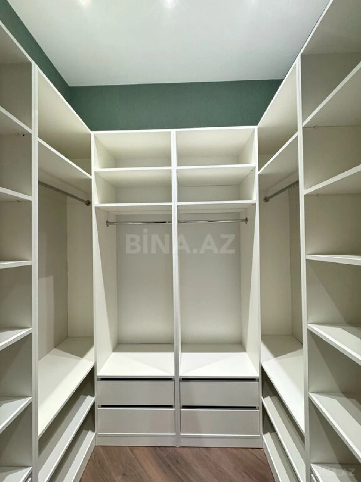 Satılır 6 otaqlı həyət evi 600 m²