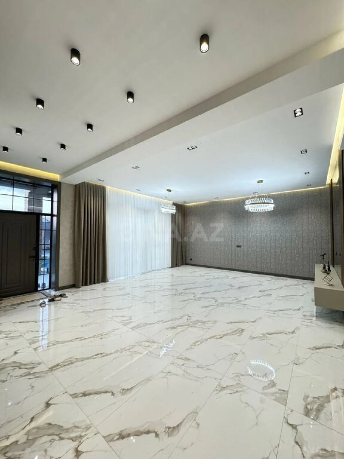 Satılır 6 otaqlı həyət evi 600 m²