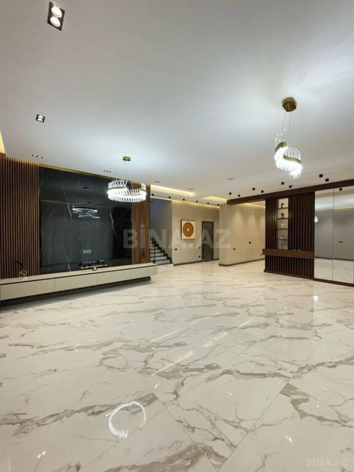 Satılır 6 otaqlı həyət evi 600 m²