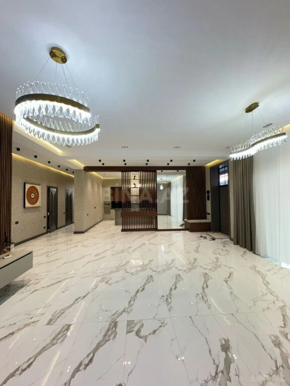Satılır 6 otaqlı həyət evi 600 m²