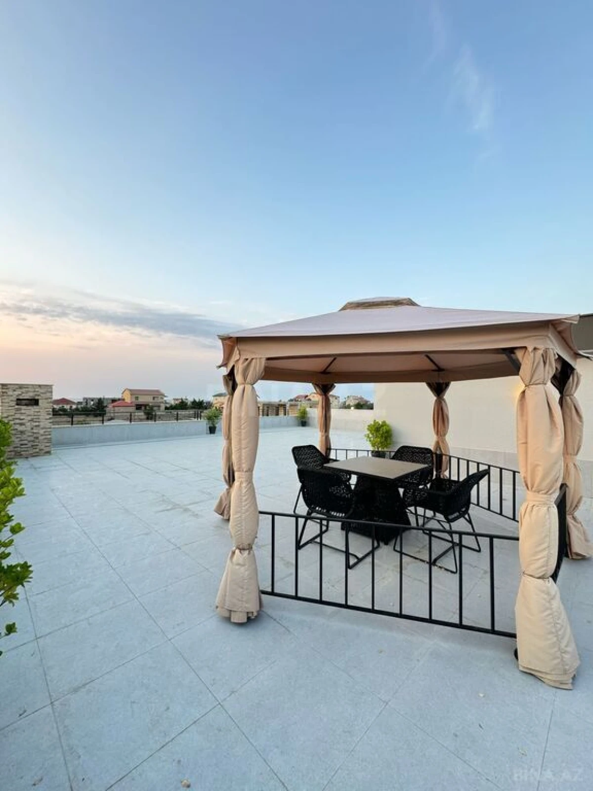 Satılır 6 otaqlı həyət evi 600 m²