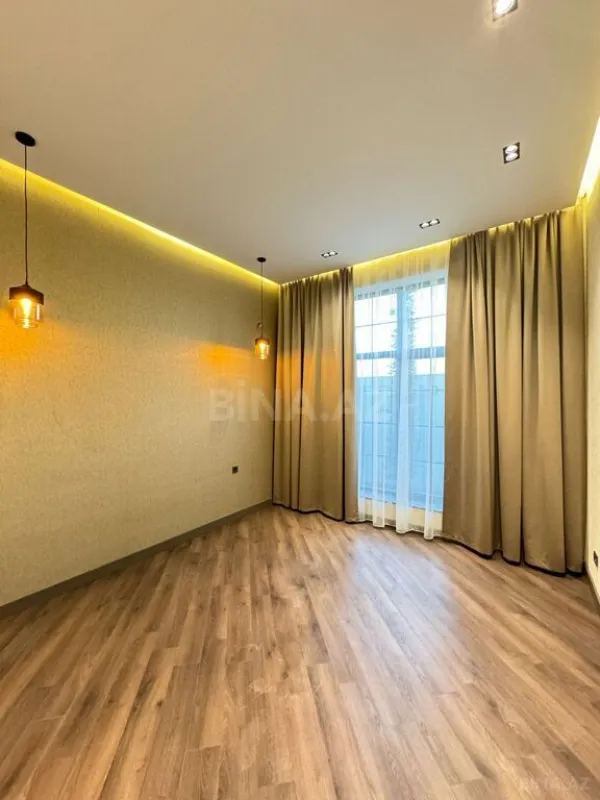 Satılır 6 otaqlı həyət evi 600 m²