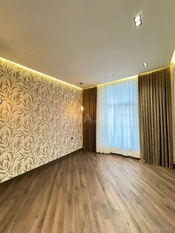 Satılır 6 otaqlı həyət evi 600 m²