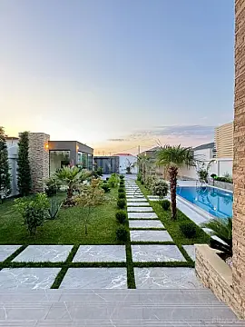 Satılır 6 otaqlı həyət evi 600 m²