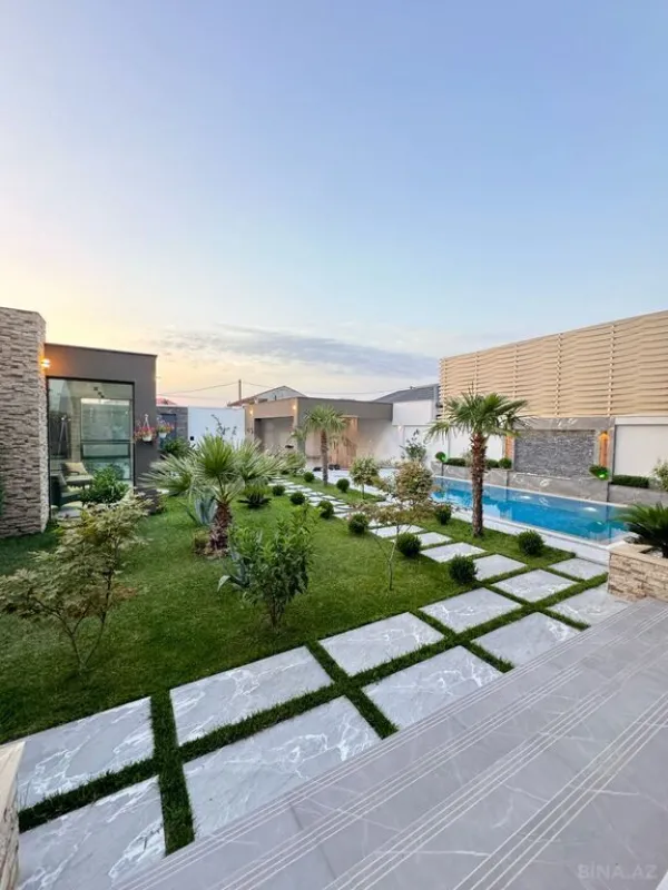 Satılır 6 otaqlı həyət evi 600 m²