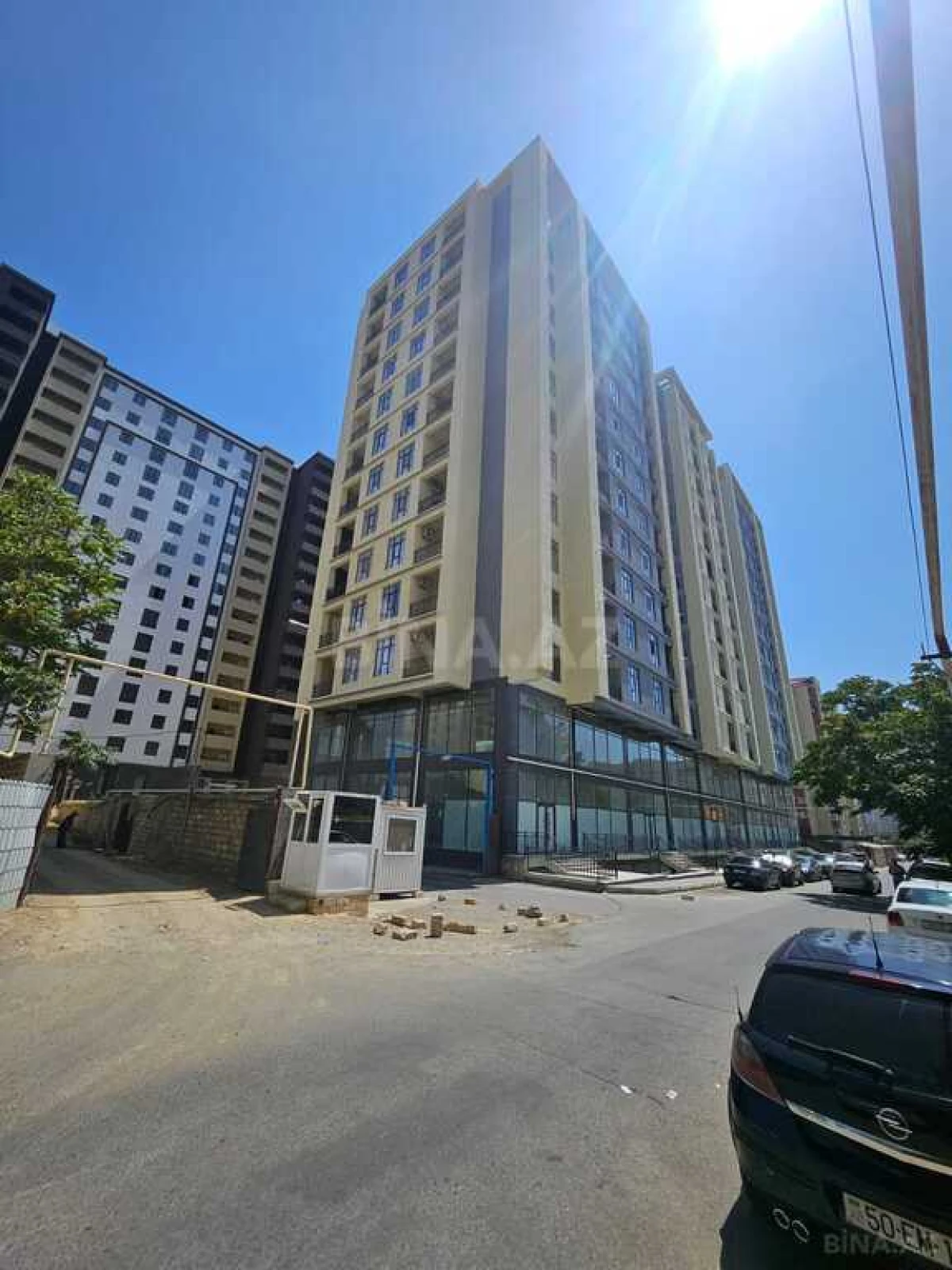 Satılır 2 otaqlı mənzil 102.5 m²