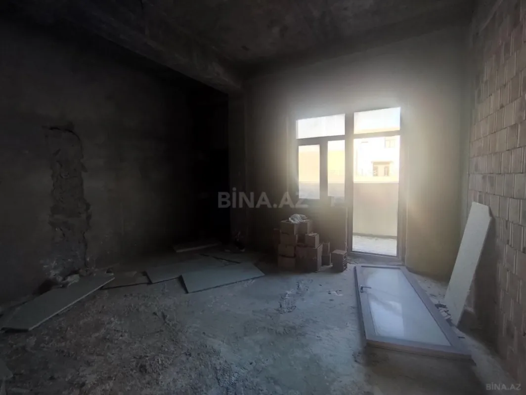 Satılır 4 otaqlı mənzil 312 m²