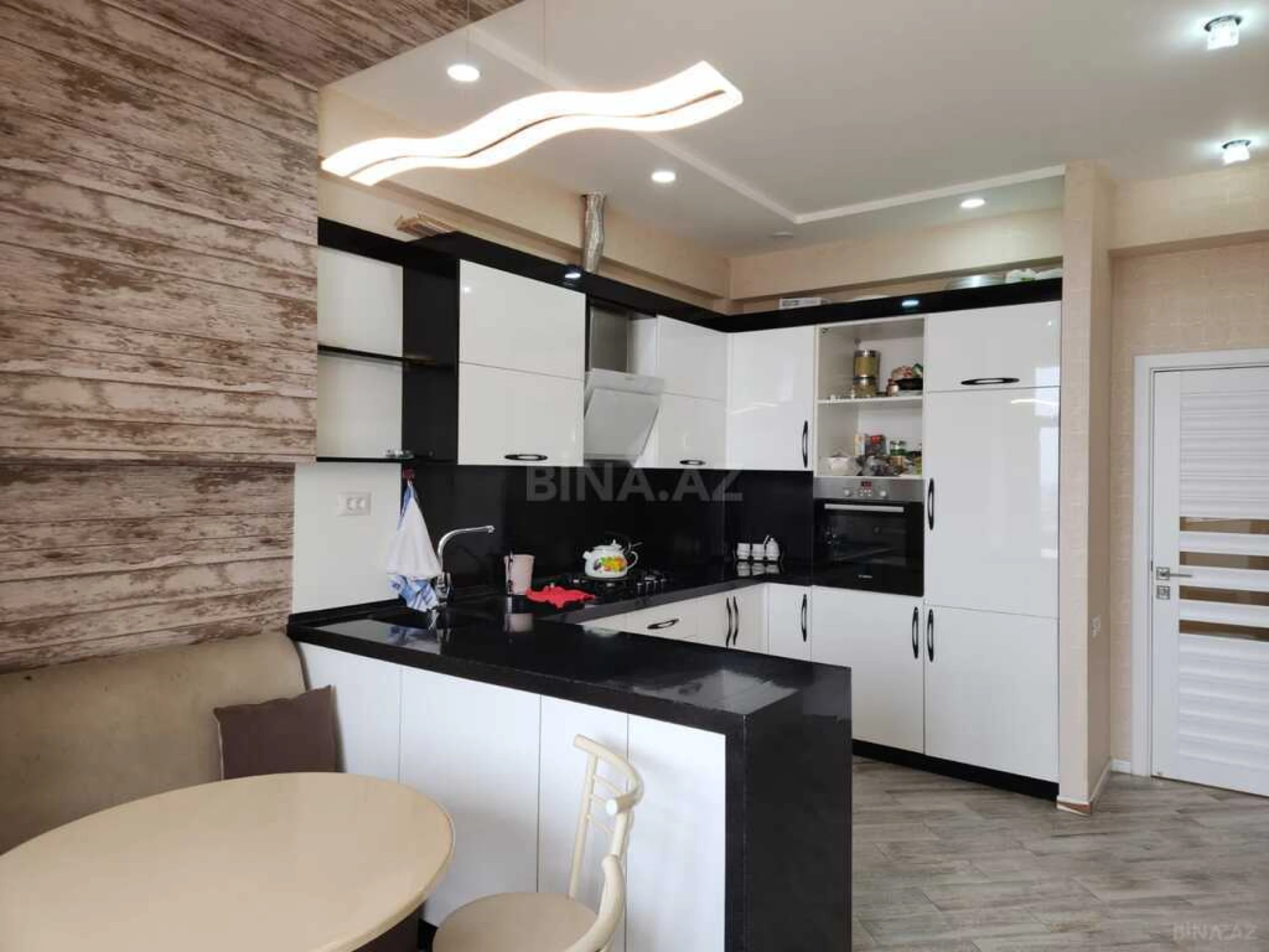 Satılır 3 otaqlı mənzil 125.5 m²