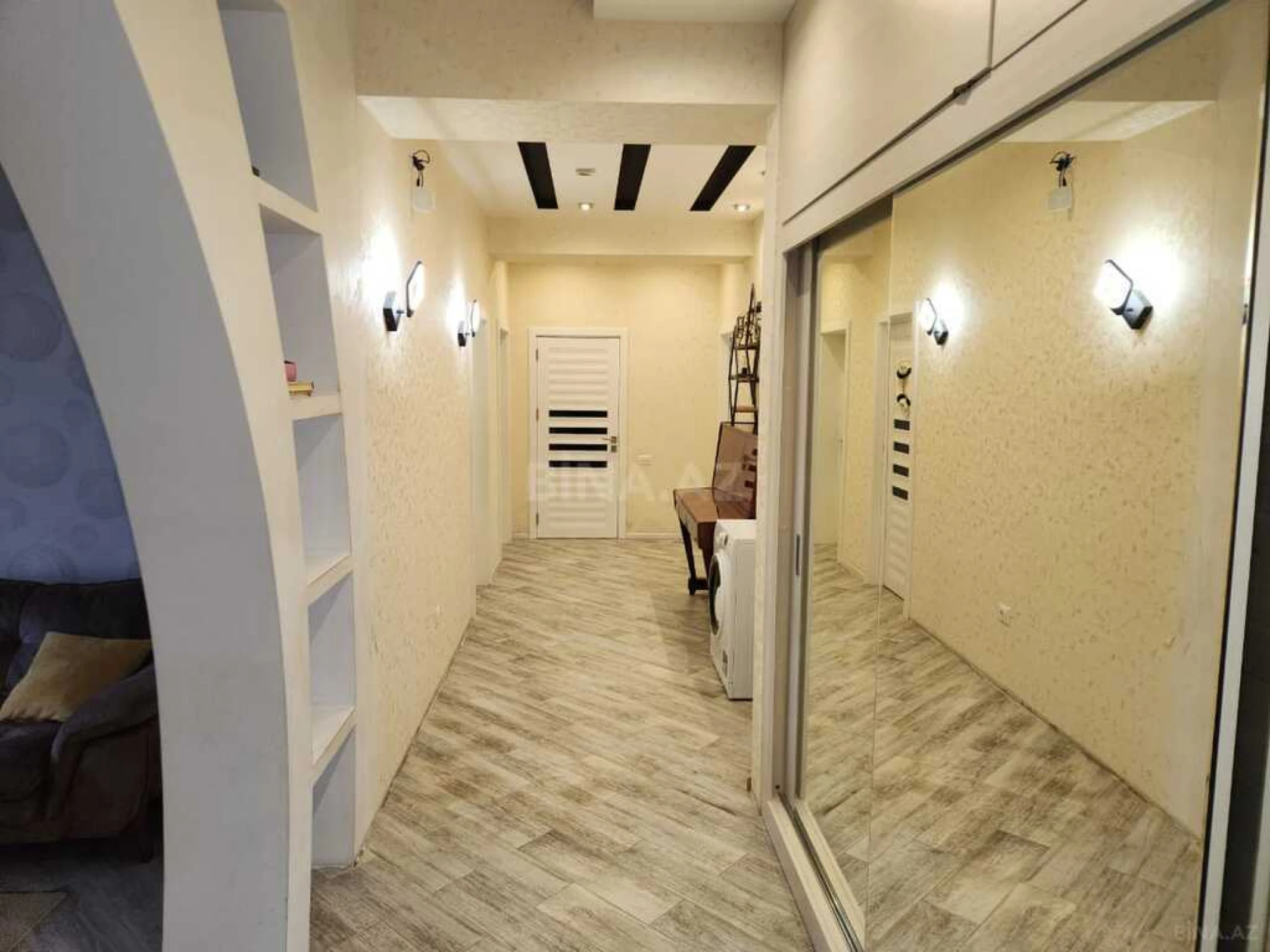 Satılır 3 otaqlı mənzil 125.5 m²