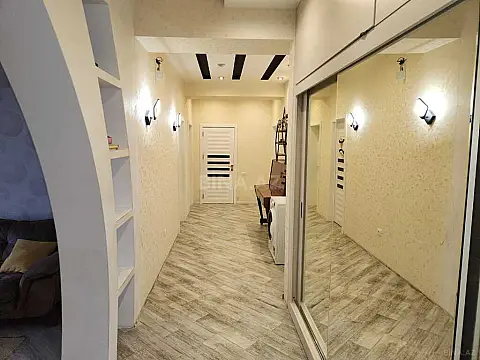 Satılır 3 otaqlı mənzil 125.5 m²