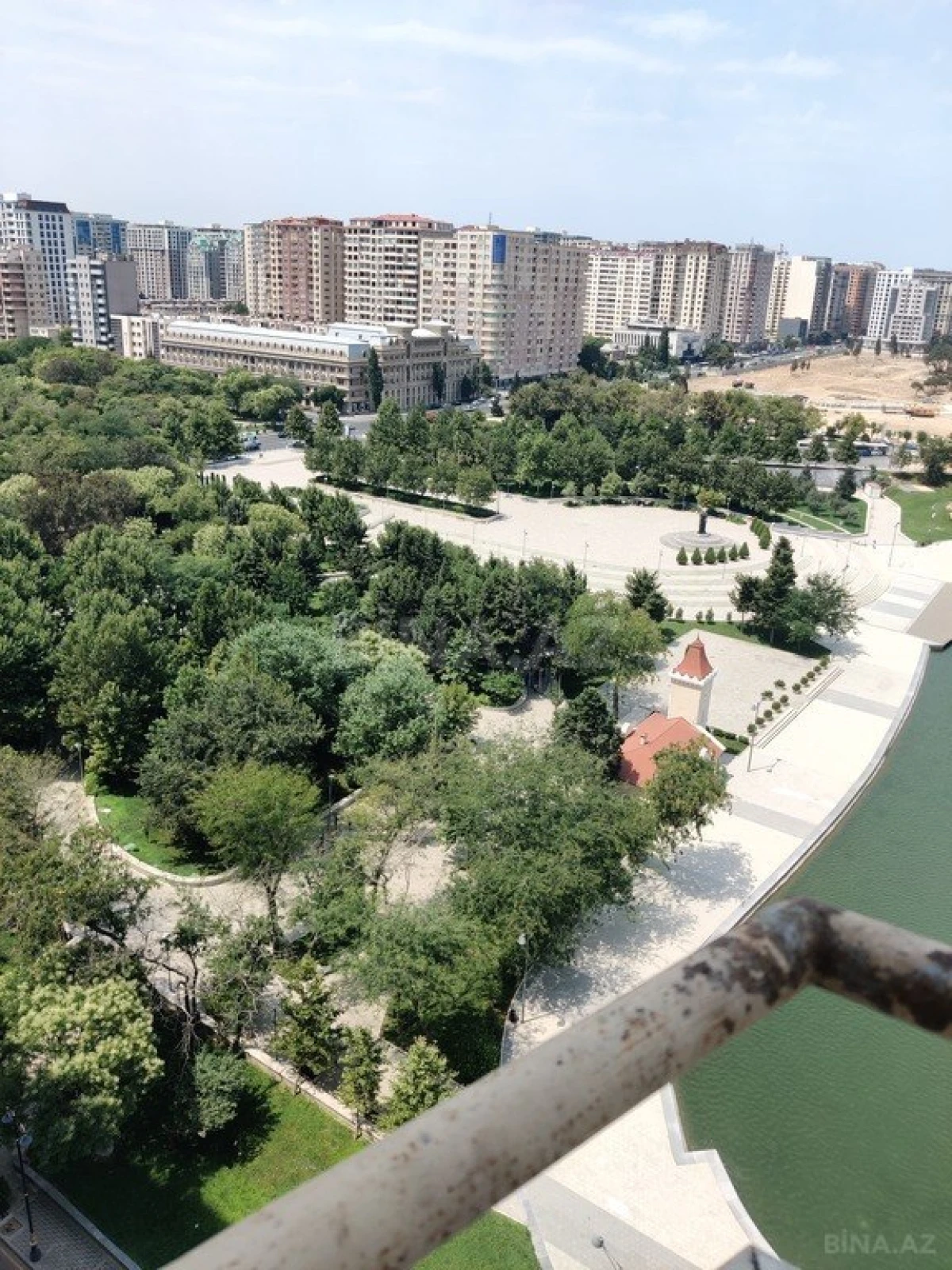 Satılır 3 otaqlı mənzil 140 m²