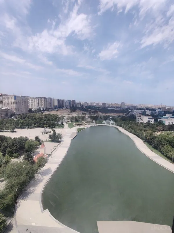 Satılır 3 otaqlı mənzil 140 m²