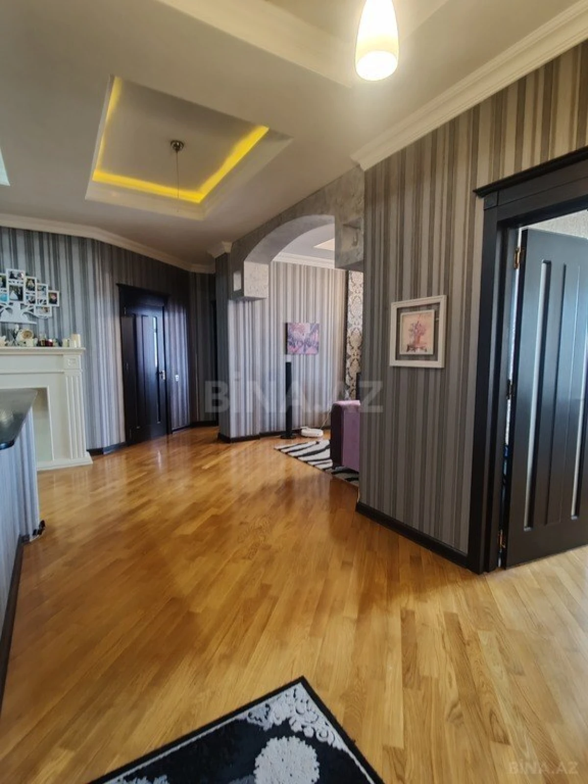 Satılır 3 otaqlı mənzil 140 m²