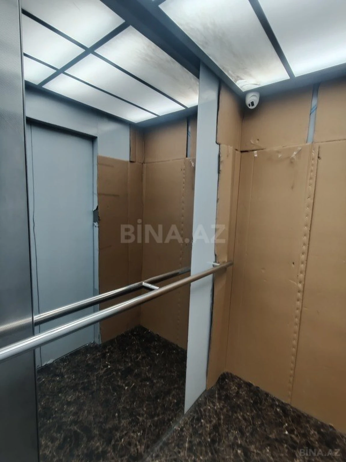 Satılır 3 otaqlı mənzil 140 m²